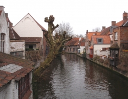  	Z powodu obfitości kanałów w historycznej części miasta nazywane jest flamandzką Wenecją	 foto: Piotr Kowalski