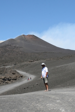 Na wulkan można się dostać kilkoma sposobami: kolejką, samochodem lub na pieszo | Charter.pl foto: Kasia Koj
