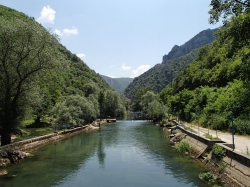 Kanion Matka, krótki przystanek w Macedonii w drodze na rejs | Charter.pl foto: Piotr Kowalski