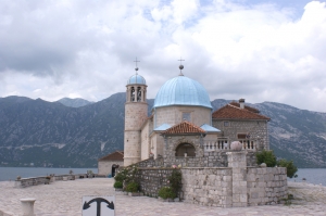Wyspa Matki Boskiej na Skale, Czarnogóra foto: Benek