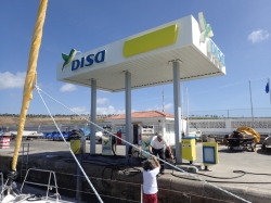 Stacja benzynowa w marinie Pasito Blanco  foto: Kasia Koj