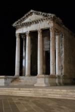 Pula, świątynia Augusta